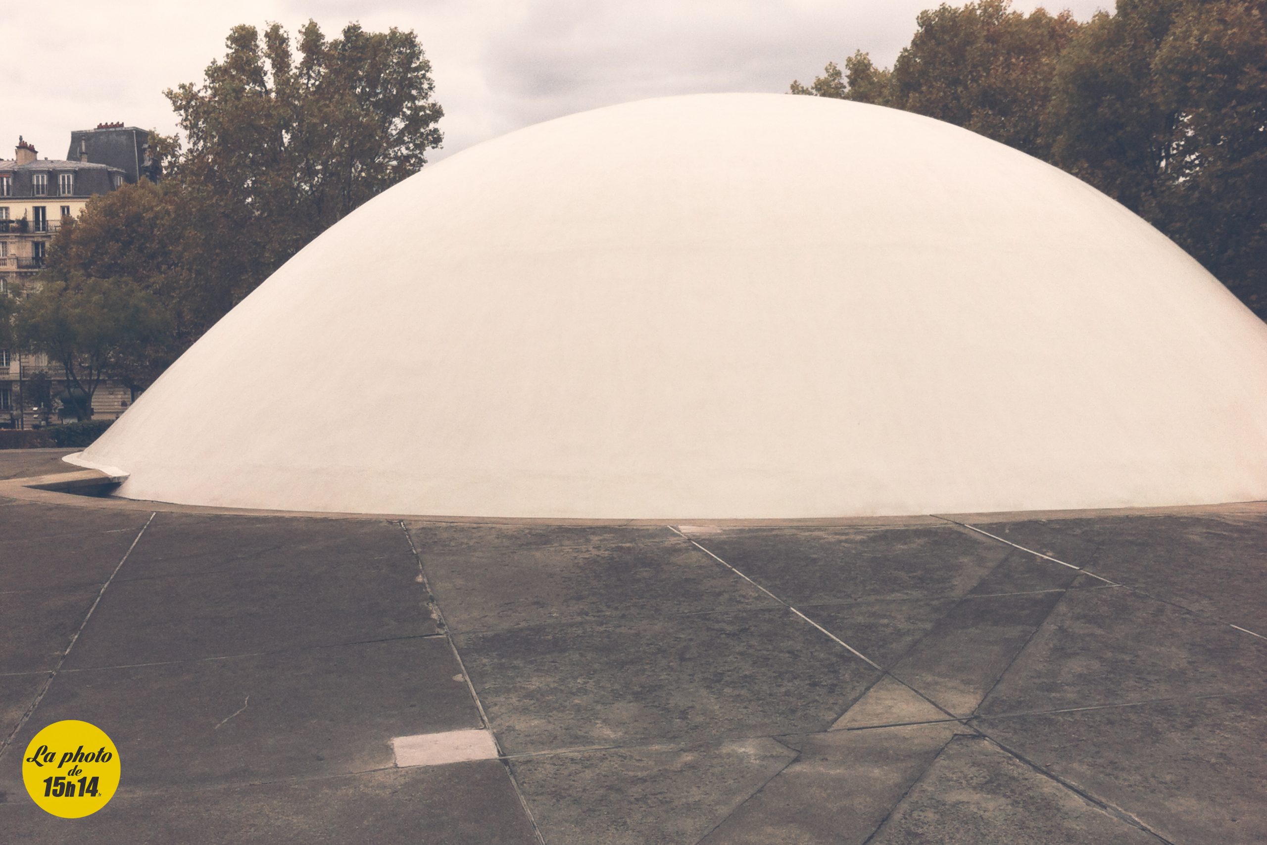 Oscar Niemeyer,  place du Colonel Fabien