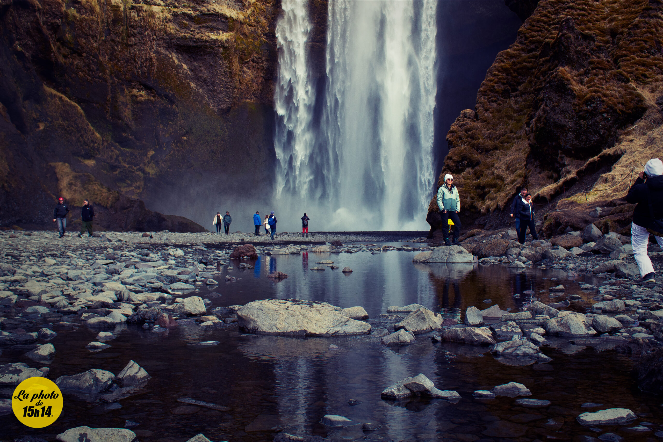 Skógafoss : face à la cascade la plus hypnotique d&rsquo;Islande