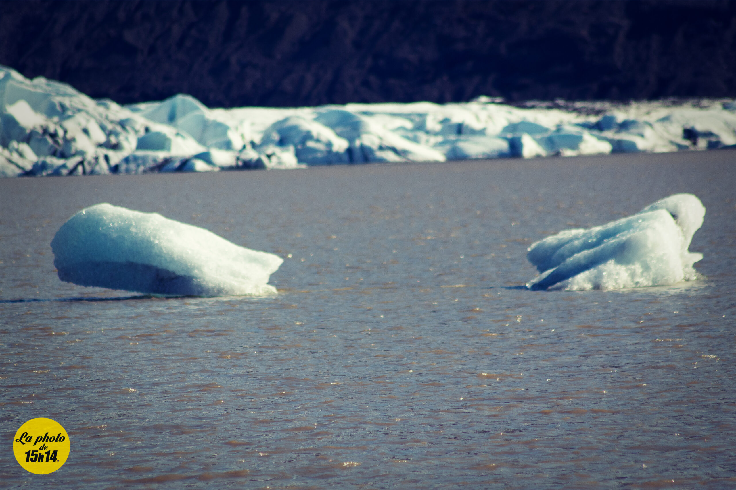Vatnajökull : deux icebergs et la fin du monde en silence