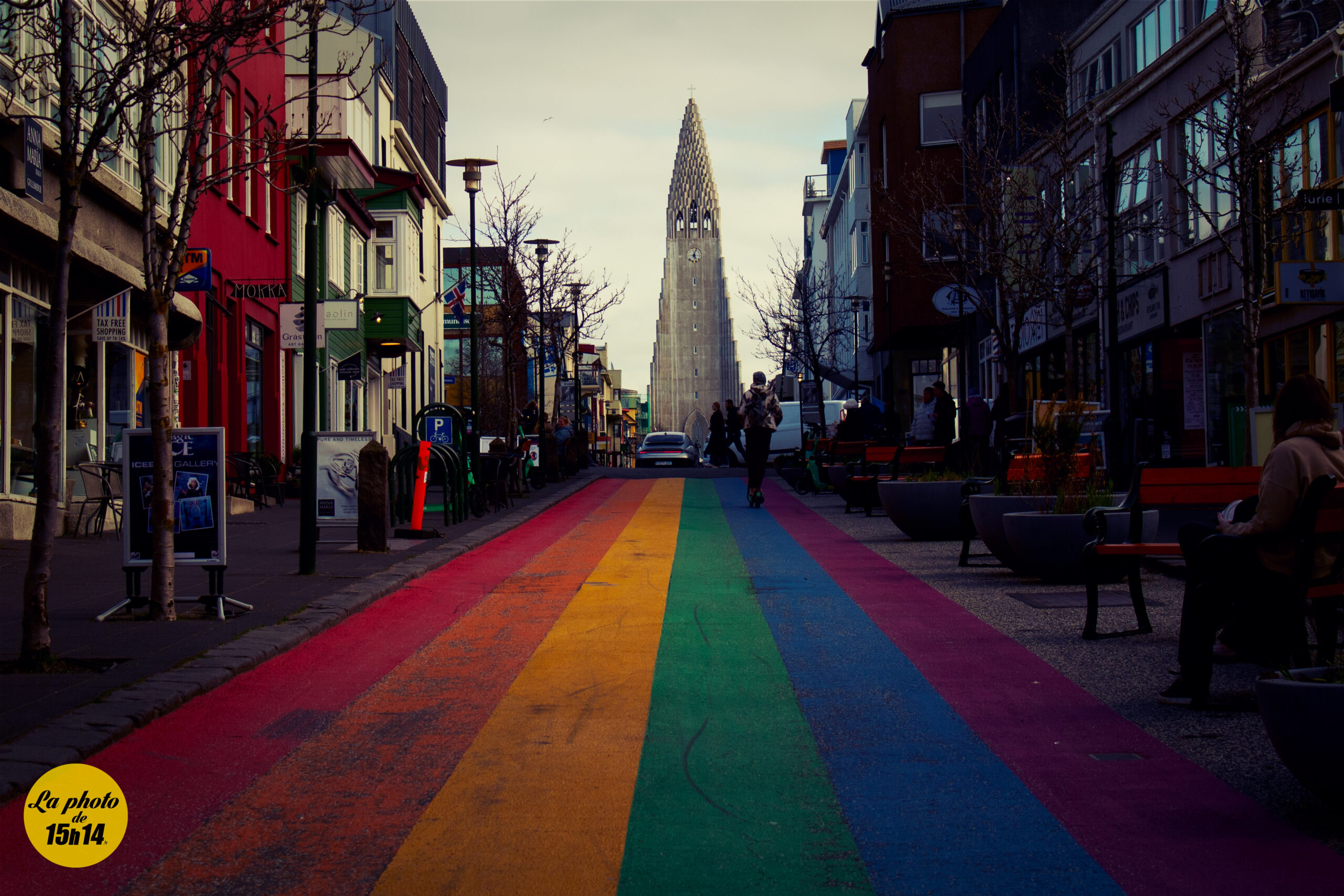 🌈 Hallgrímskirkja : la rue arc-en-ciel de Reykjavik