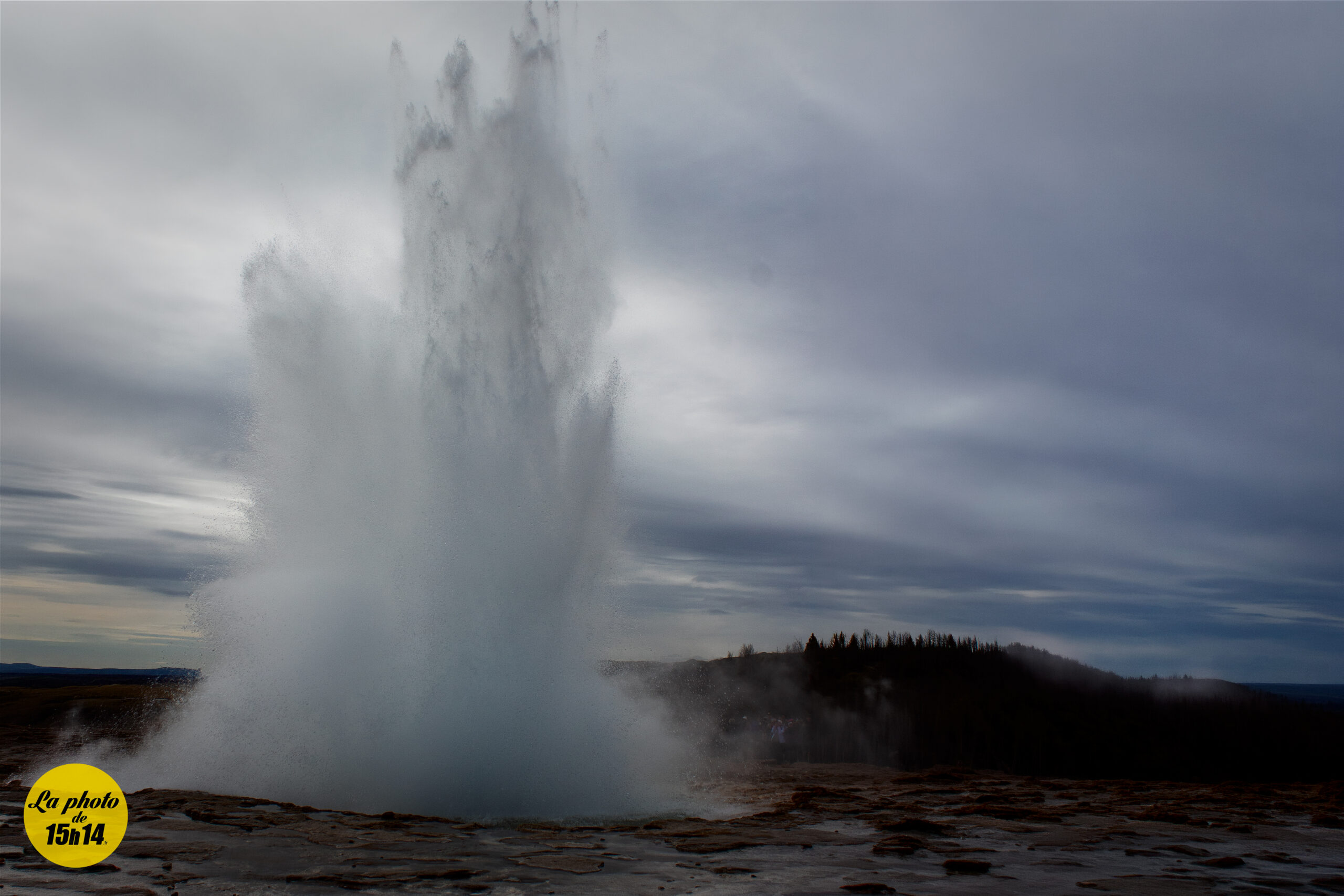 Strokkur : le geyser islandais qui explose toutes les 10 minutes